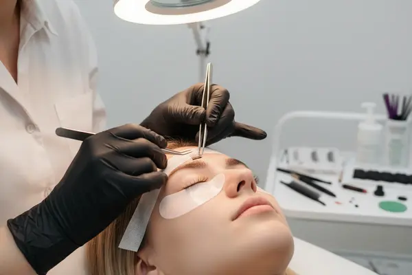 Lash Extensions & Lifts